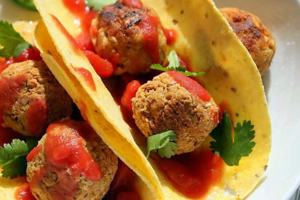 JACKFRUIT MEATBALLS TACOS